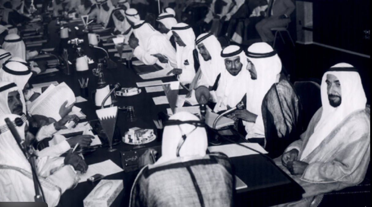 من يقود الإمارات في المرحلة المقبلة؟ قراءة في سيناريوهات الخلافة وتوازنات الاتحاد